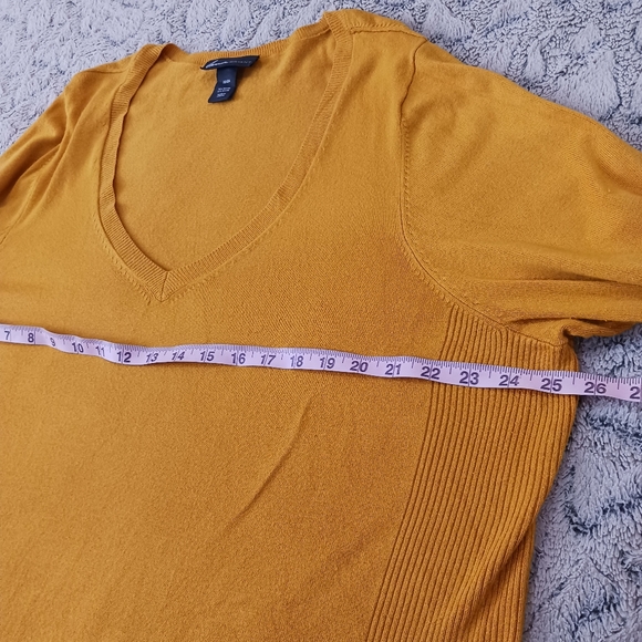 Lane Bryant Women's Mustard V-neck Sweater Size 22/24 Fall Winter Rayon - Picture 4 of 6